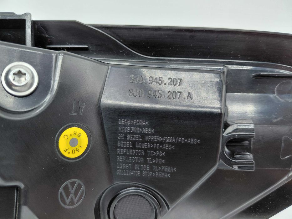 3J0945207A Нов Ляв Стоп Led IQ Light VW PAssat B9 Kombi 2024-