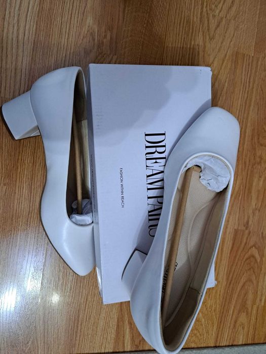 Pantofi albi, marime 41