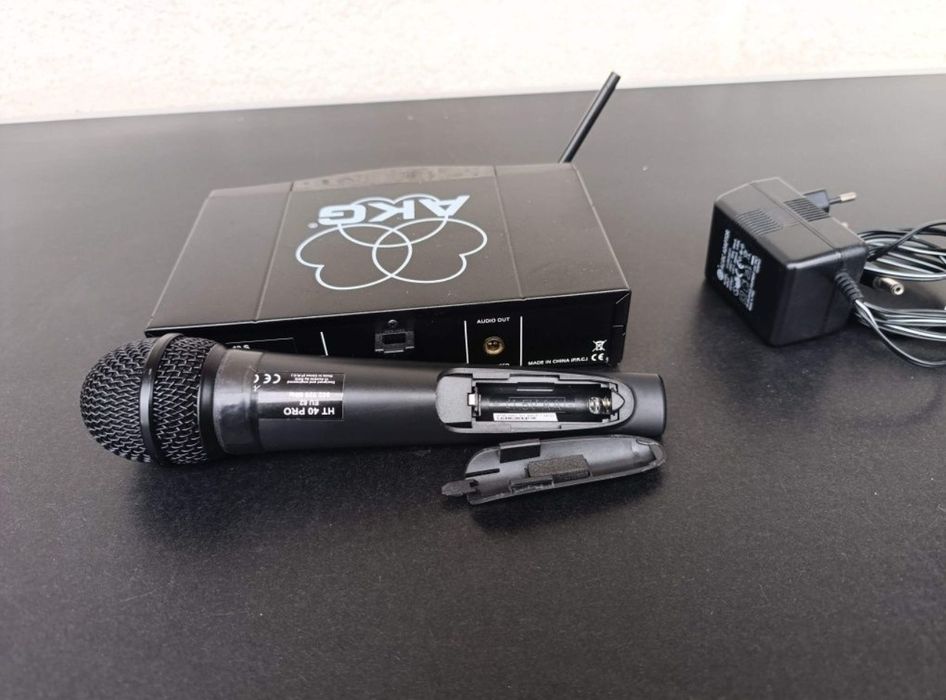Set microfon și receiver AKG SR 40 PRO