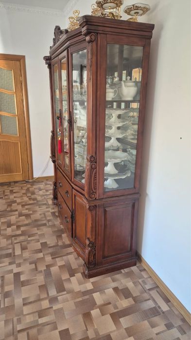 Продается сервант