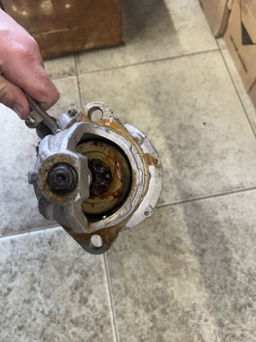 Продавам стартер за газ 69/газ51