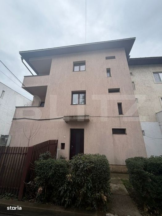 Inchiriere apartament la casa, Central, 150 mp