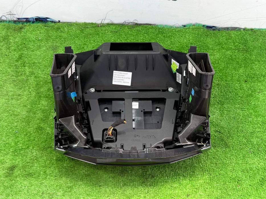 PANOU CENTRAL CONTROL AUDIO / RADIO  / GRILA VENTILATIE  FORD FOCUS MK3 2013 1.6 DIESEL Duratorq BREAK COD OEM 1818445 BM5T-18K811-SA 2011-2015