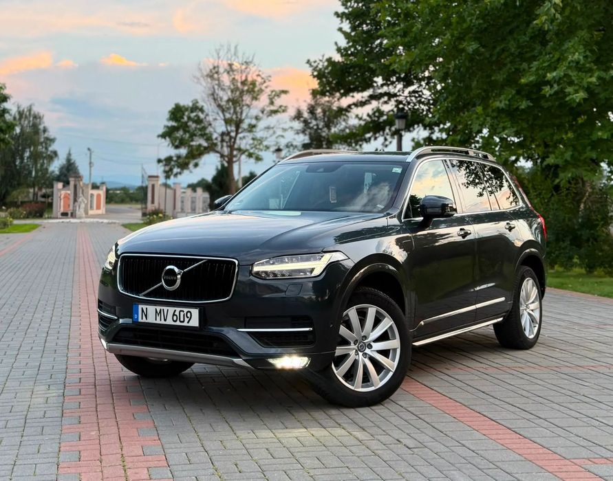 Volvo XC 90 VOLVO XC90 AWD D5 Motorizare: 2.0 diesel , 235 CP 7 Locuri