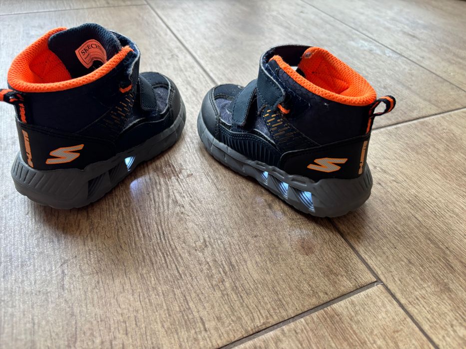 Vand adidasi Skechers 24 copii+ papuci de casa 25