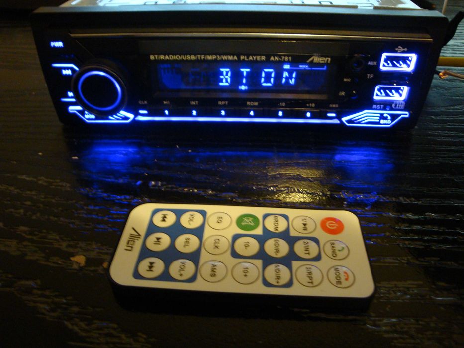 CD Player mp3 USB bluetooth SD Card AUX Radio FM AM telecomanda