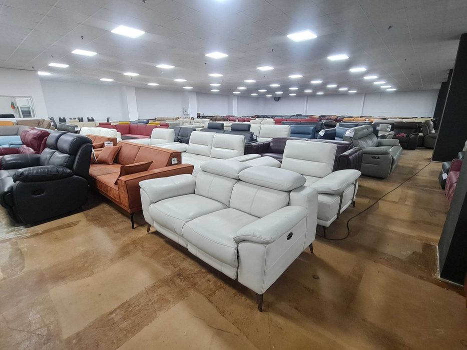 Светло сив кремав кожен диван двойка с ел релакс механизъм