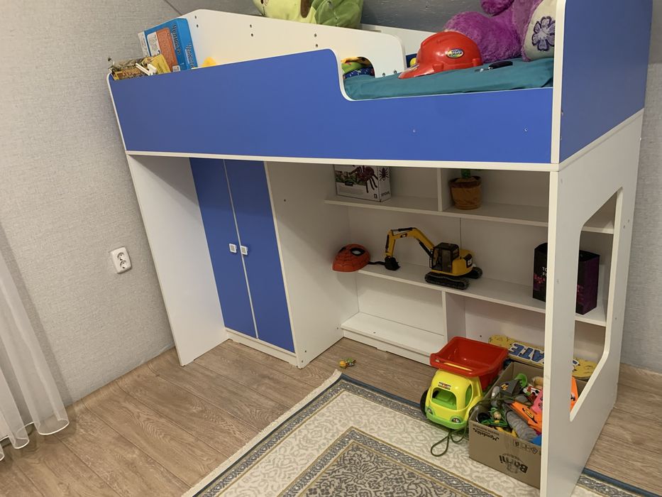 Мебель в детскую комнату