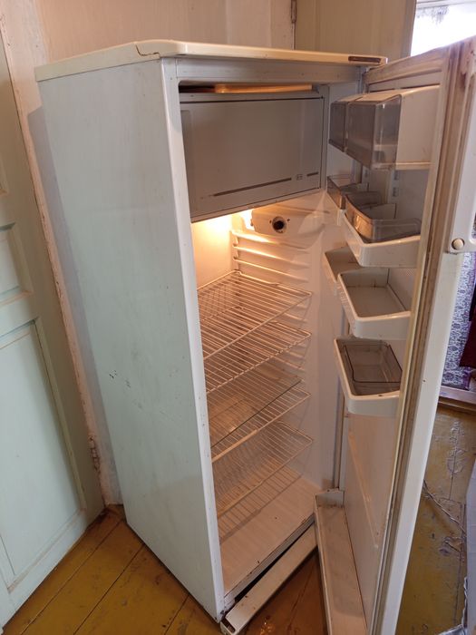 Продам холодильник "Атлант"