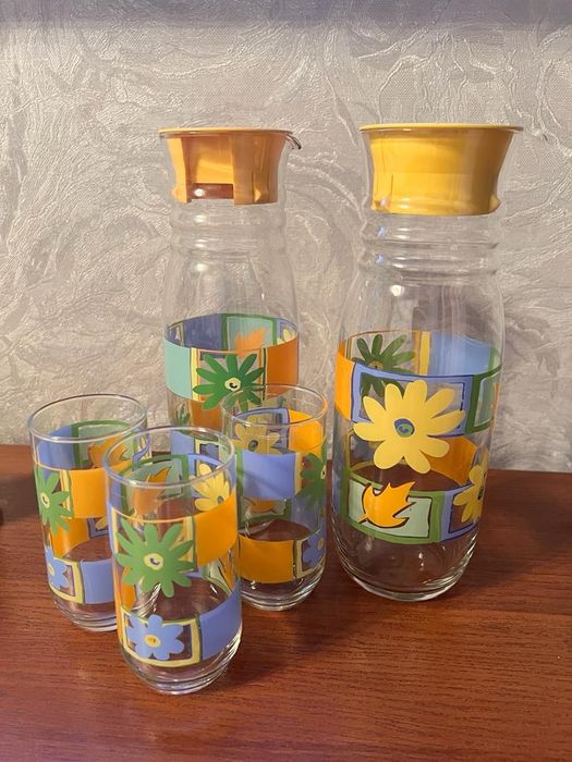 Графины  для сока, стаканы