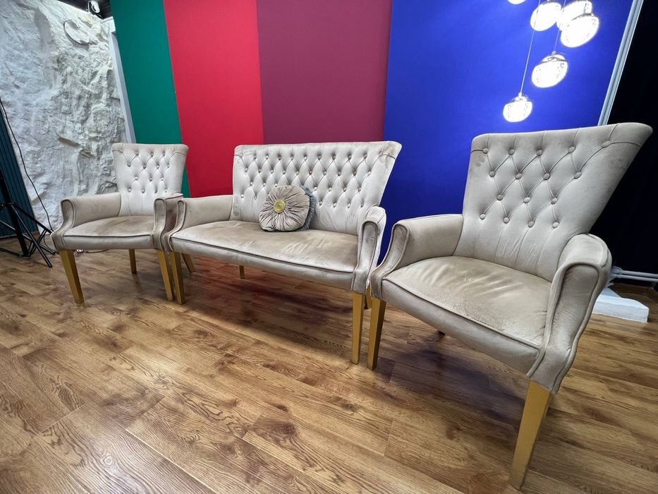 Yumshoq mebel sotiladi