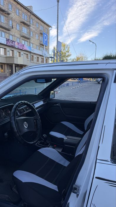 Продам Mercedes-Benz W124, 1990 г