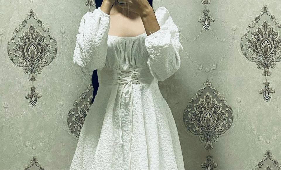 Очень красивое молодежное платье.