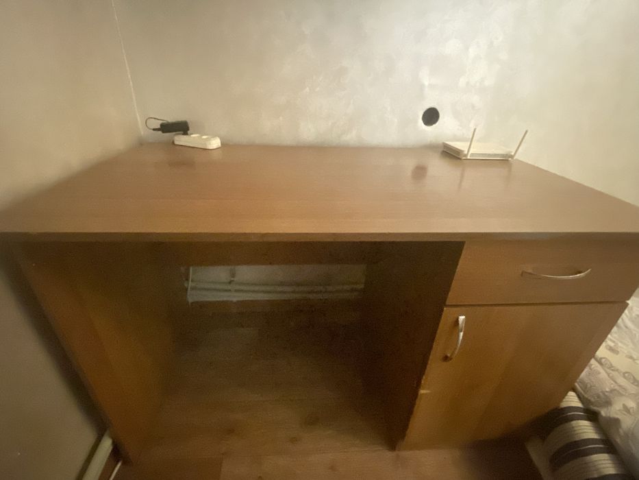Кресло и стол продам