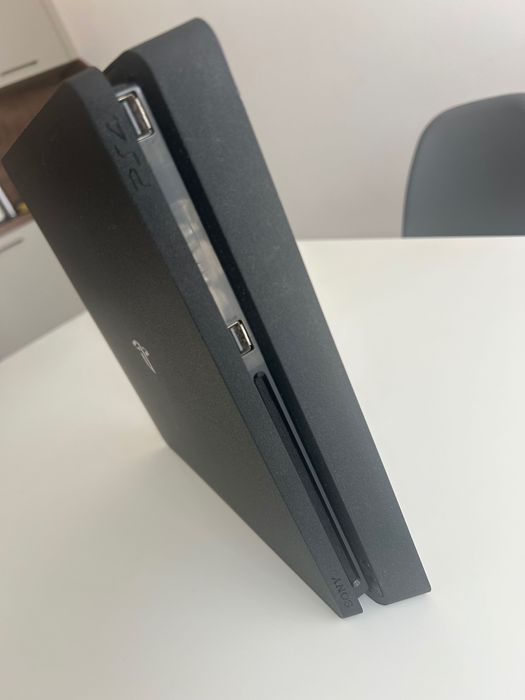 Sony Play Station 4 Slim