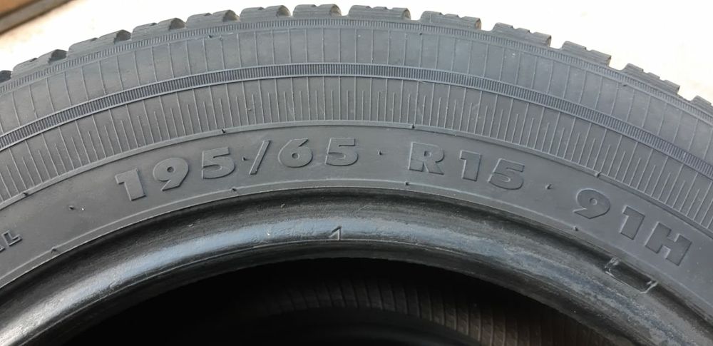 Продам шины размер 195/65/15