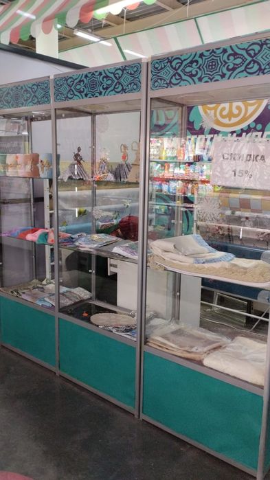 Продам ветрины б/у в хорошем состоянии