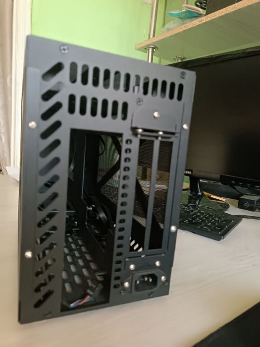 Mini itx keys Компактный корпус Mini ITX