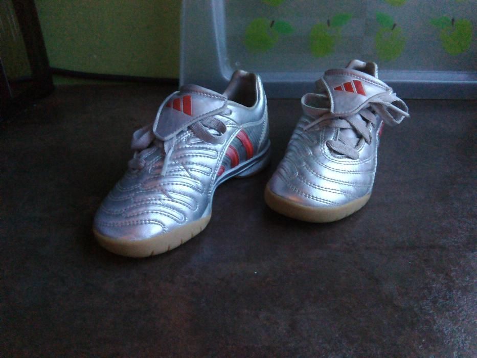 детски маратонкиAdidas кецове,футболни обувки,адидас,номер 30 за момче