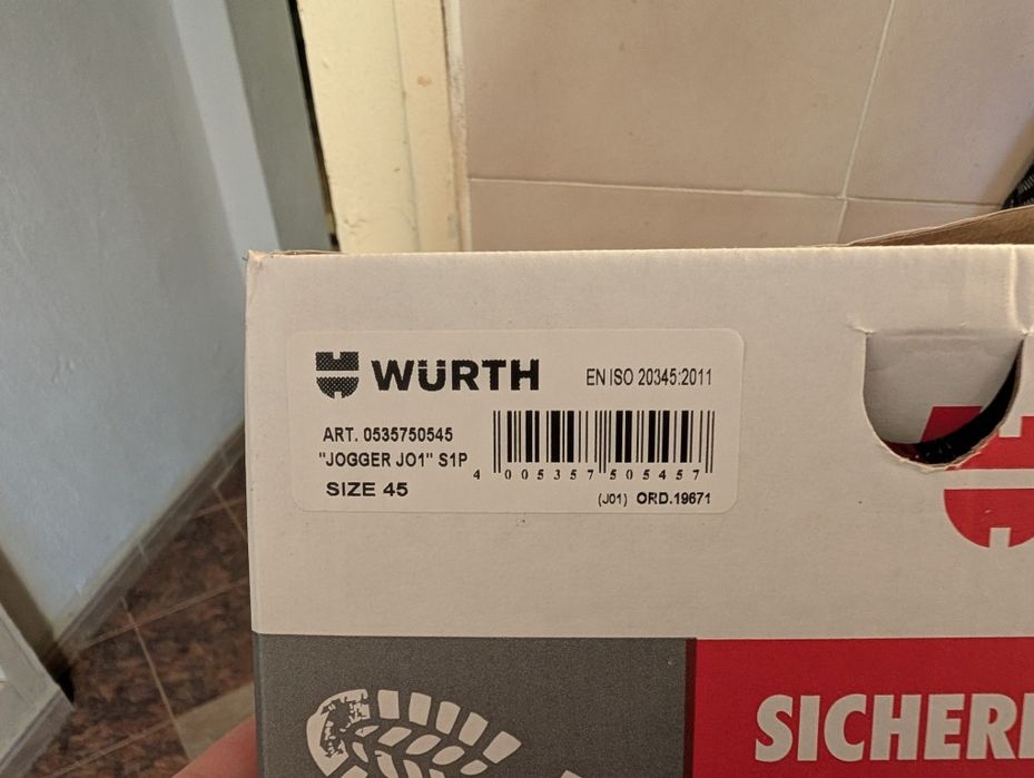 Продавам маратонки