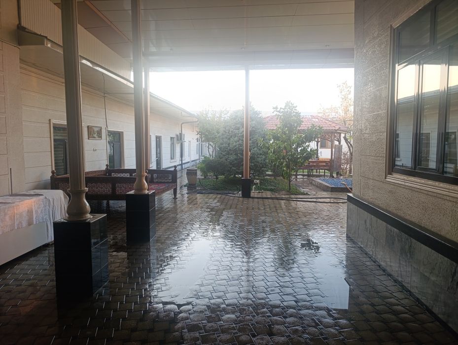 Uy sotiladi Sirg'ali tumani Qum ariq mahalla