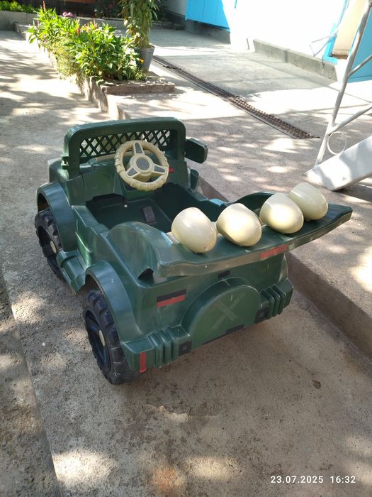 Продам детскую машину