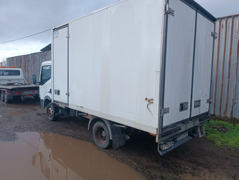 Нисан Кабстар на части