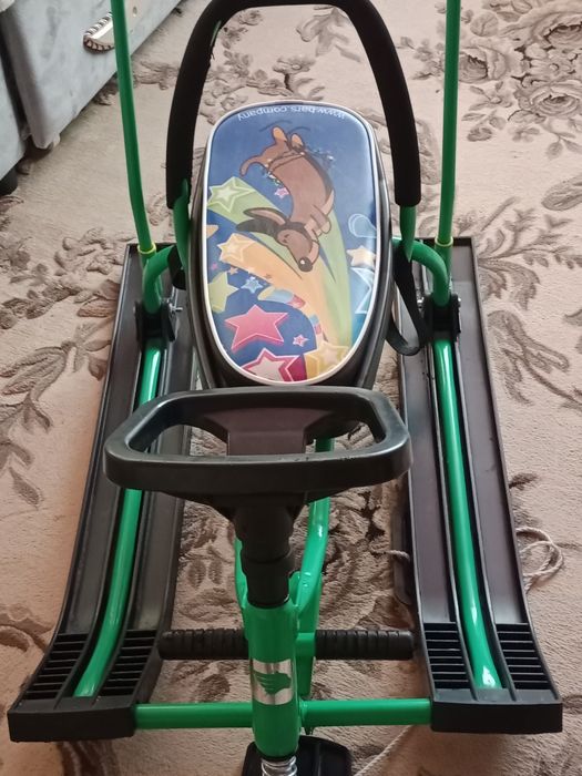 Продам снегоход . Цена 12000