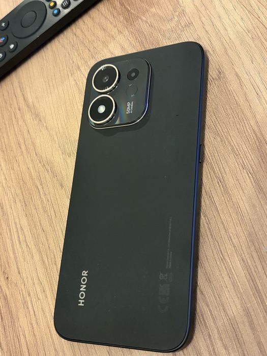 Продавам Honor 200 Smart 5G (Черен) – В перфектно състояние!