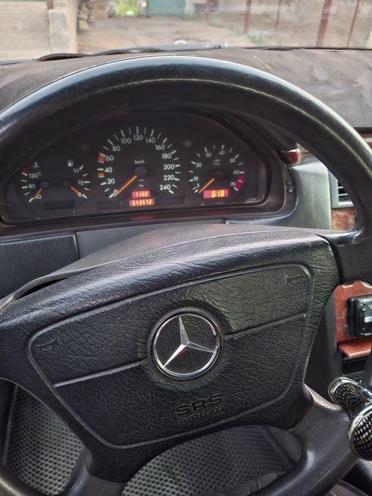 Мерседес 210 2.3 литр