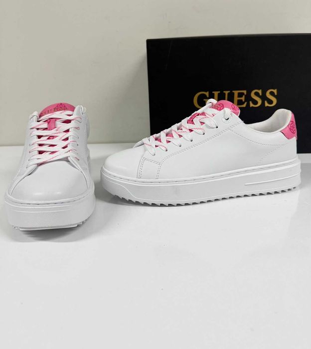 Guess Denesa4 Logolu