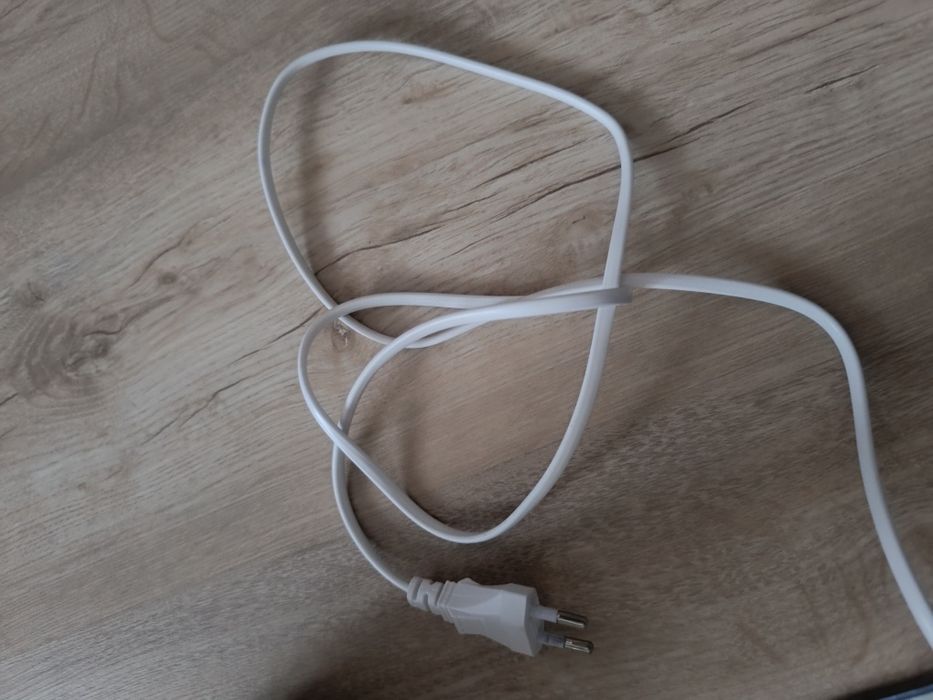 Массажер ручной с 4 насадками.