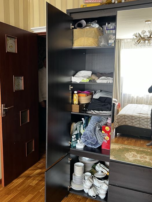 Спальный гарнитур (кровать и шкаф)