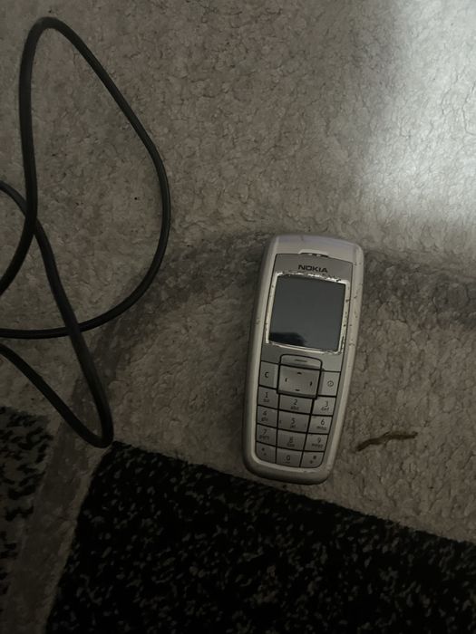 Нокия със опигинално зарядно
