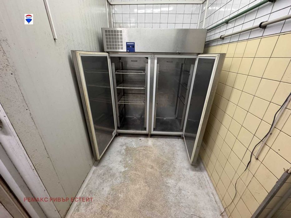 Дава се под наем Промишлена сграда в Русе, Промишлена зона - Запад - 970 кв.м за 1400 € - Снимка #7