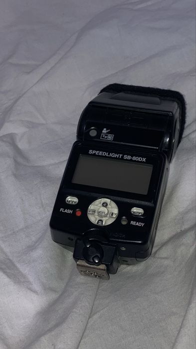 Вспышка Nikon SB-80DX