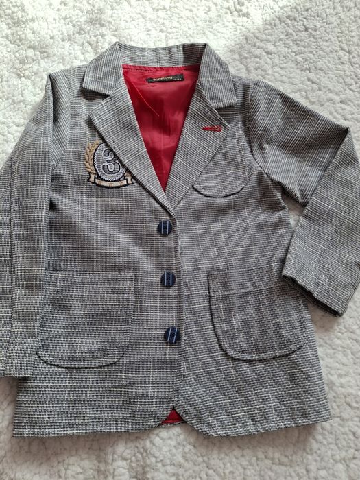 Безрукавка,педжак на 5-6 лет