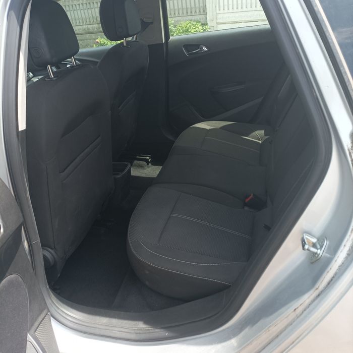 Opel Astra J sports tourer