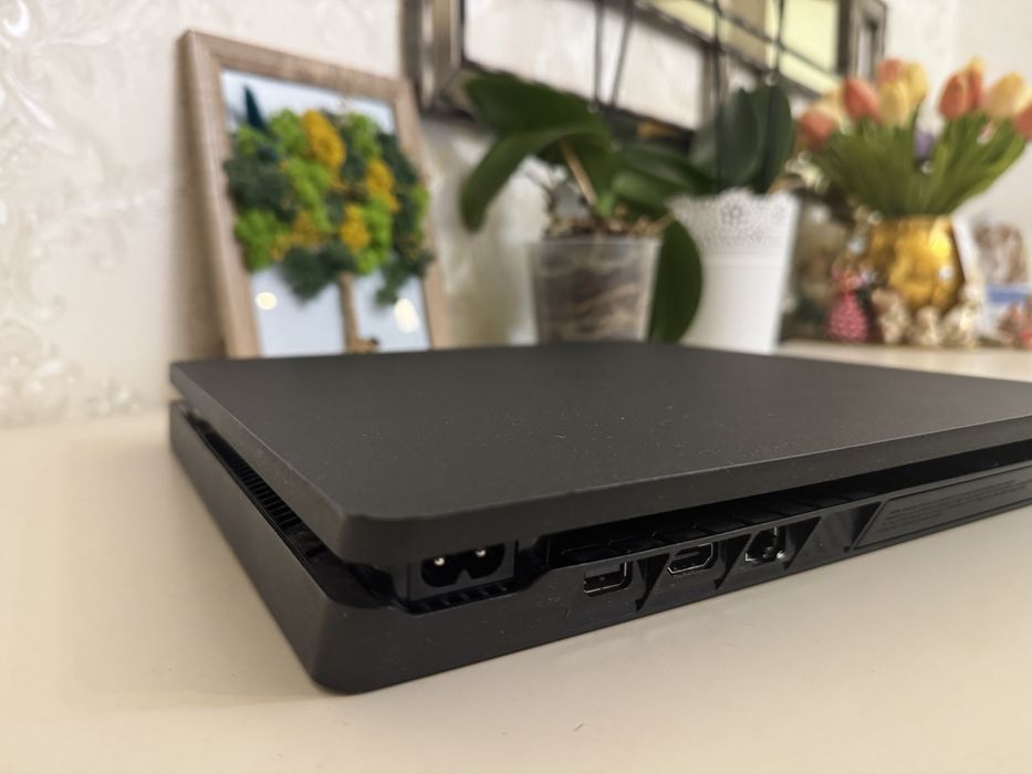 1TB PS 4 Slim PlayStation 4 Slim 1TB PS4 с 21 бр. инсталирани игри
