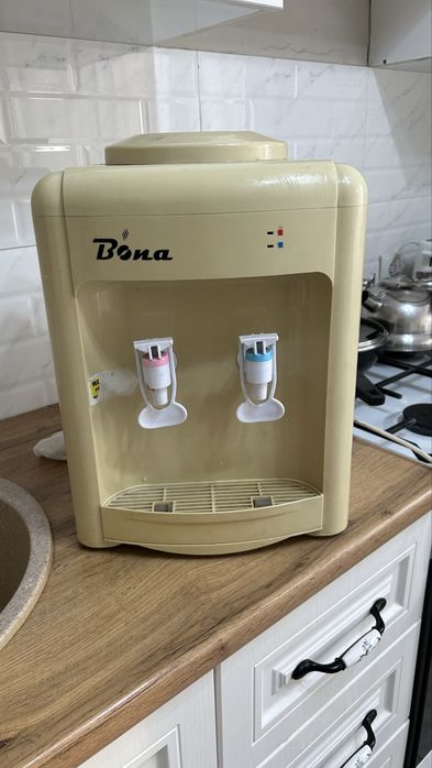 Диспенсер для воды или куллер для воды