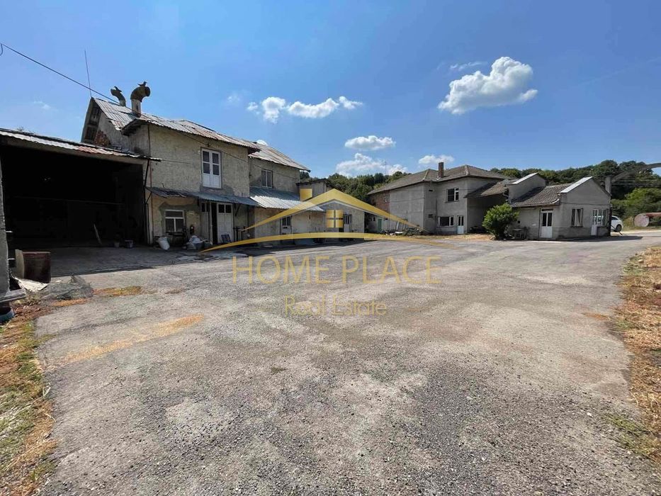 Продава се Промишлена сграда в с. Каменово, Област Разград - 500 кв.м за 900 €/кв.м - Снимка #2