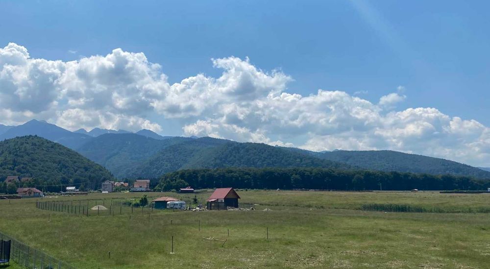 Teren intravilan 10 ari - Statiunea Climaterica Sambata - langa Pizzeria Ana si Andrei