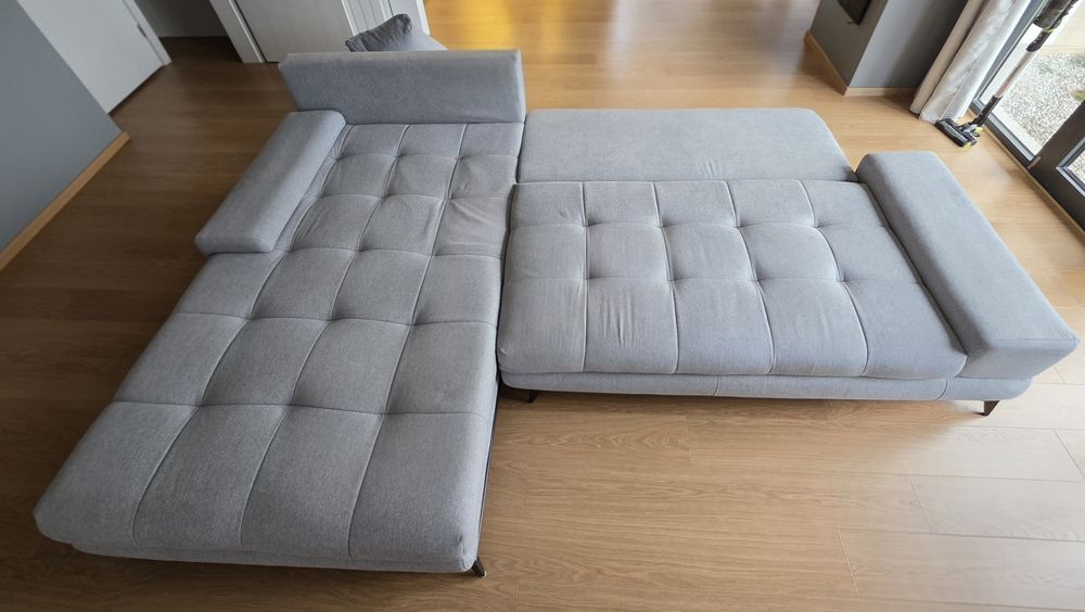 Голяма светло сива холна гарнитура ЛЕ ФИГАРО с функция сън и ракла