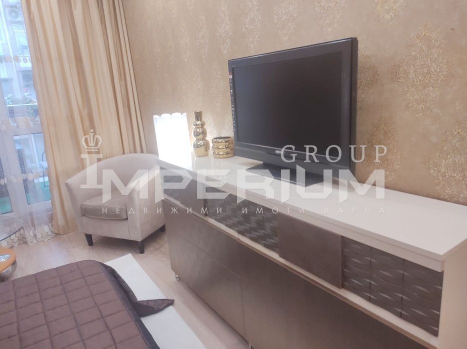 Дава се под наем Двустаен апартамент в Варна, Бриз - 85 кв.м за 612 € - Снимка #5