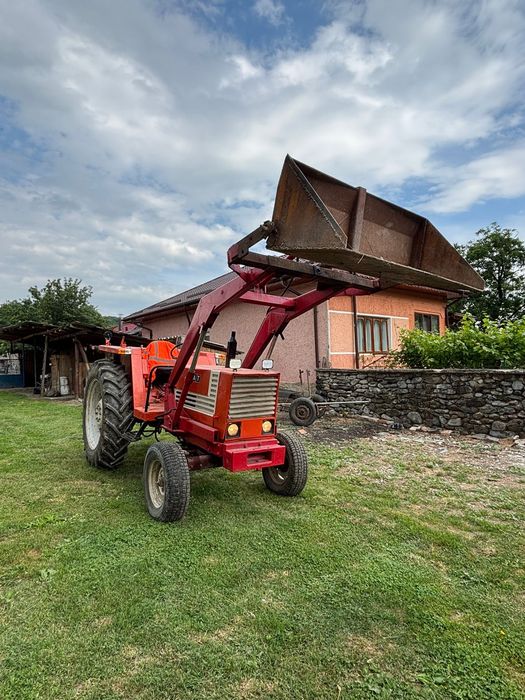 Vand tractor marca Fiat