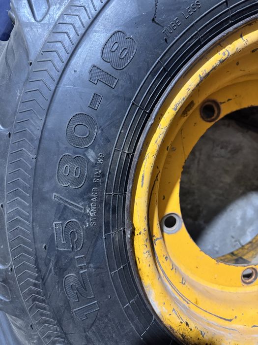 Шины 12.5/80R18 новые!