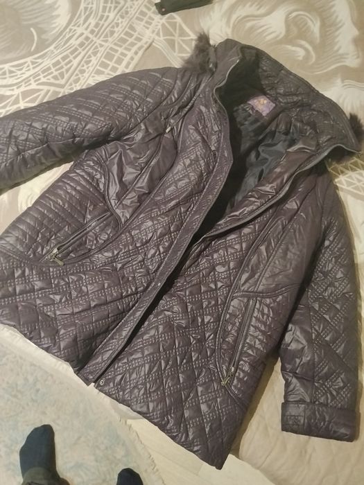Продам куртку новую