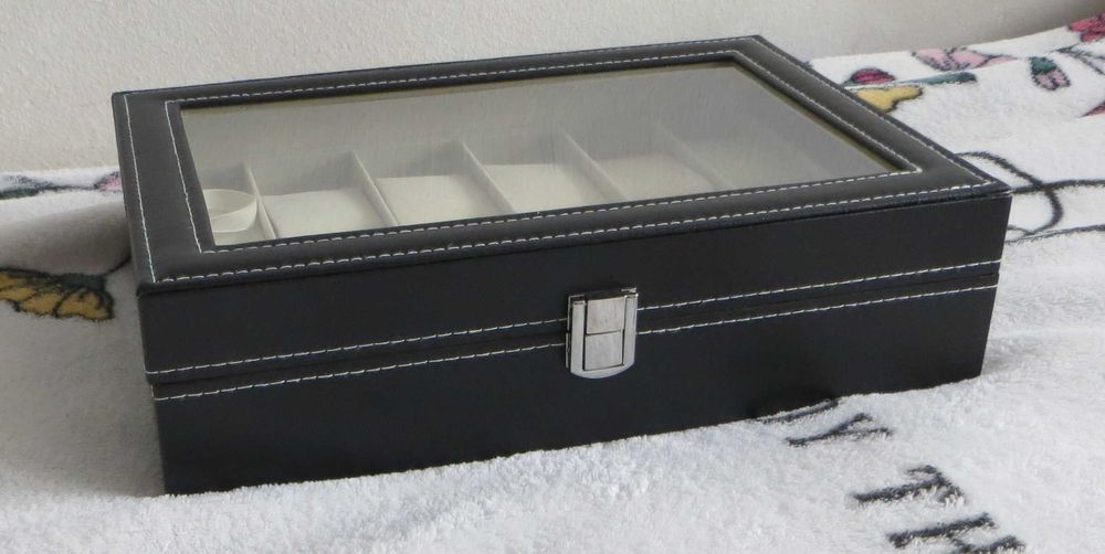 Кутия за 12 часовника (или за бижута)