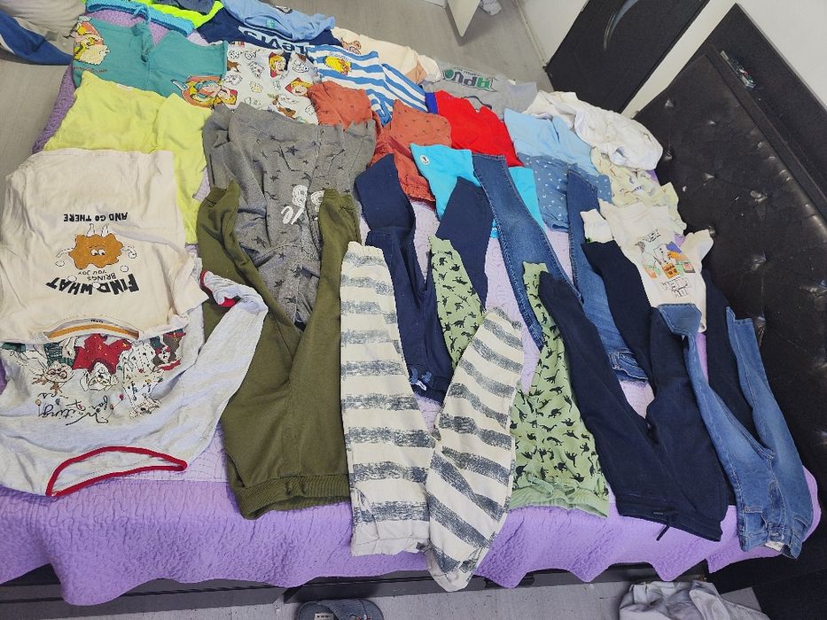Vând Lot Haine Copii 7 - 9 Ani