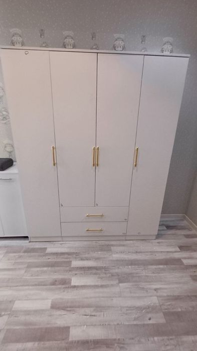 Shkaf sotiladi Dastafka ustanovka bepul